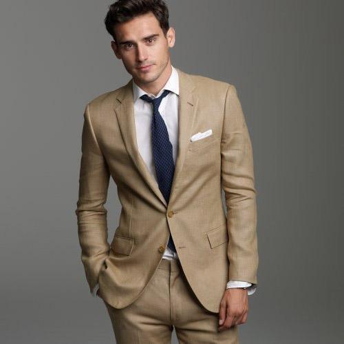 The alternative to the classic: brown suit for men