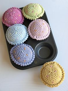 Free Crochet Muffins Pattern mini-muffin pincushions /free pattern crochet cupcake, crochet food, crochet  motif, ULRHBYV