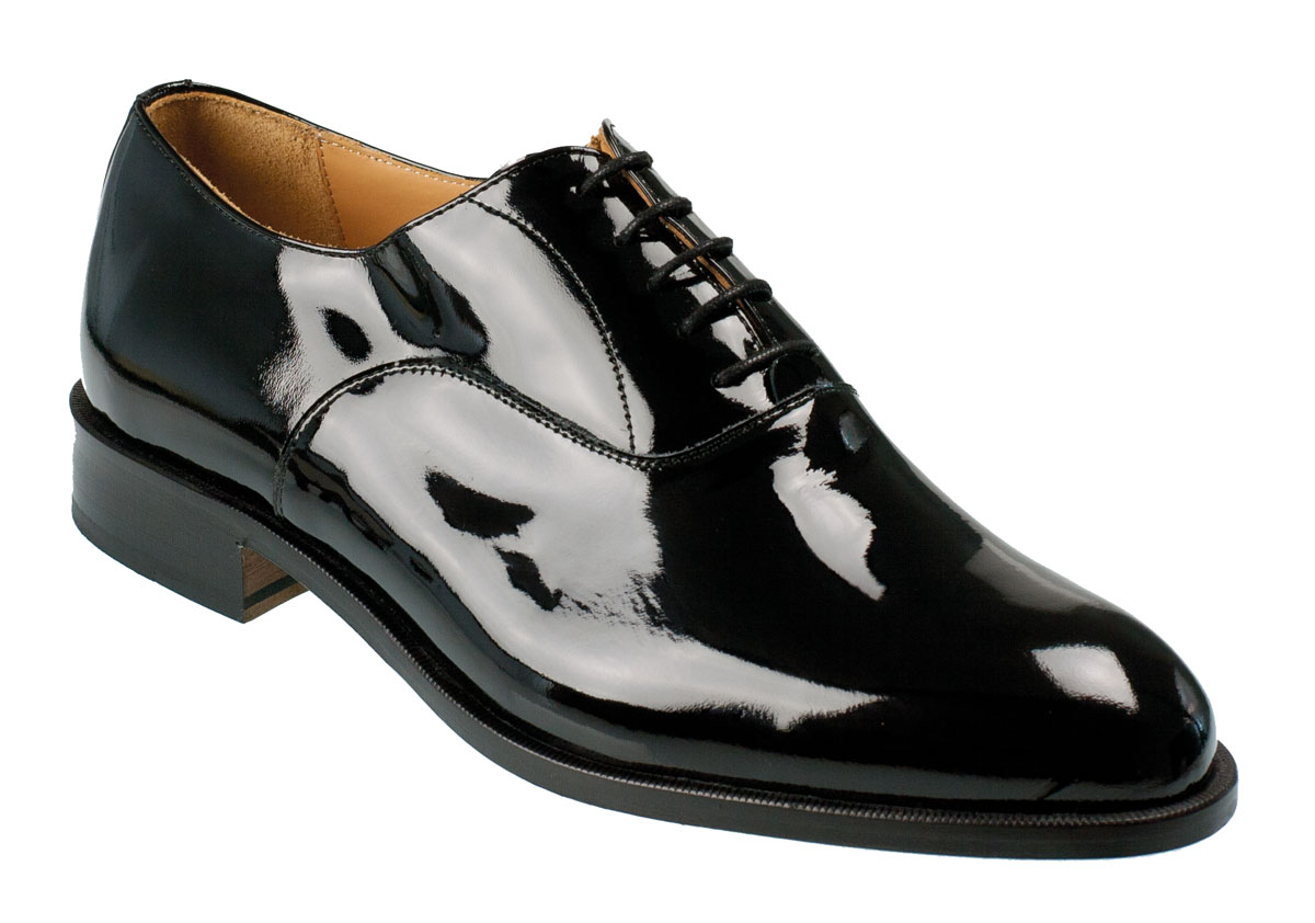 Patent Leather Shoes as trend model and classic