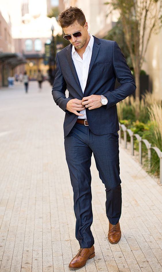 shoes to wear suit the leather color mostly affects the formality and attitude of a navy suit.  black shoes WDODVTO