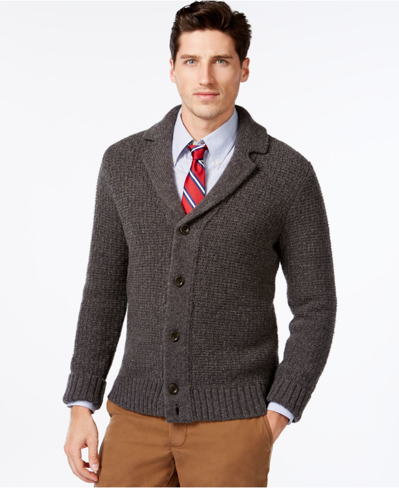 How to combine a Tommy Hilfiger cardigan