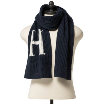 Tommy Hilfiger Scarves – a suitable model for every style