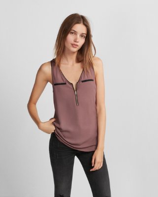 The tank tops for sports and leisure