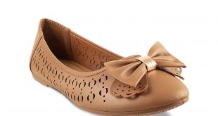 Metro Women Light Brown Ballerinas