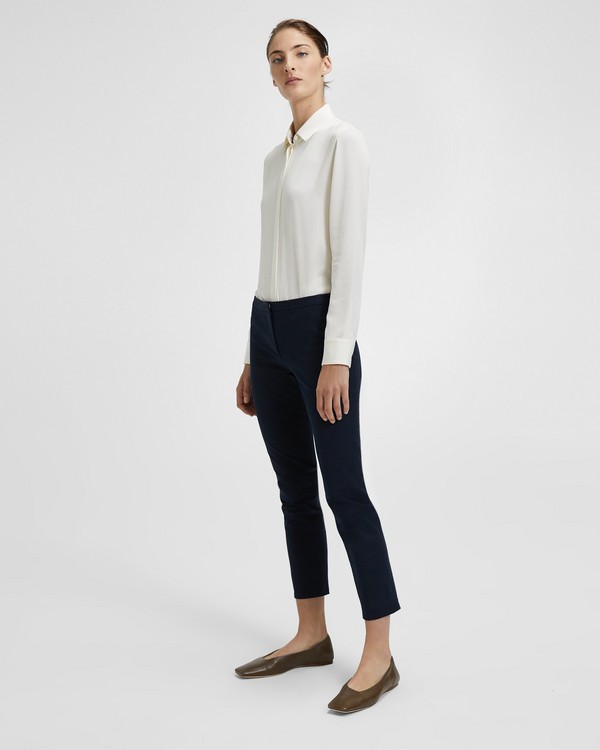 Classic cuts Pants in timeless, simple colors