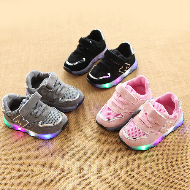 2018 New brand cool European colorful lighting kids shoes high quality  children glowing sneakers cool baby