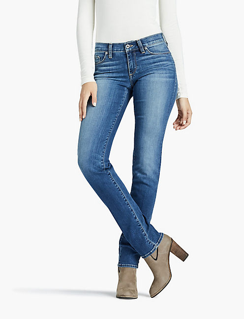 Straight leg jeans for women – always popular companions