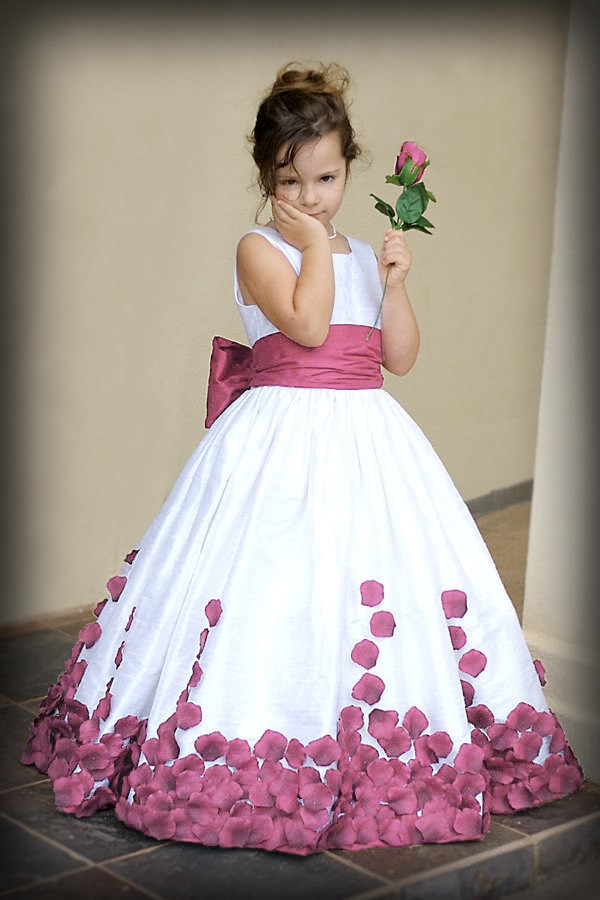 Round Neck Girls Princess Dresses Flower Girl Dresses Blue Red Purple Kids  Dresses Baby Clothing Birthday Party Dress Party Gown Kids Formal Dress