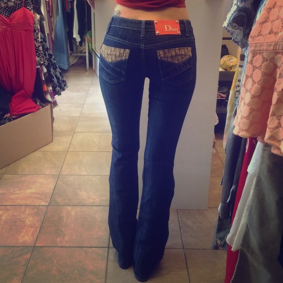 Ladies jeans in size 27