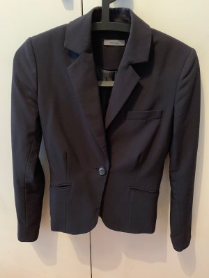 Montego Suits at reasonable prices | Secondhand | Prelved