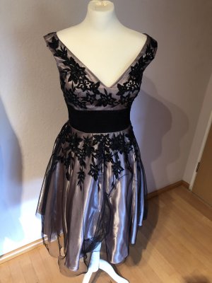 Niente Dresses at reasonable prices | Secondhand | Prelved
