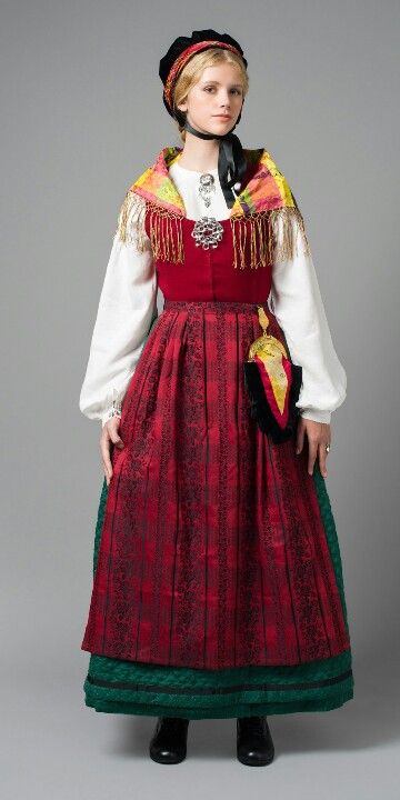 Traditional Norwegian dress, Fosen peninsula. | Foreign Dress and
