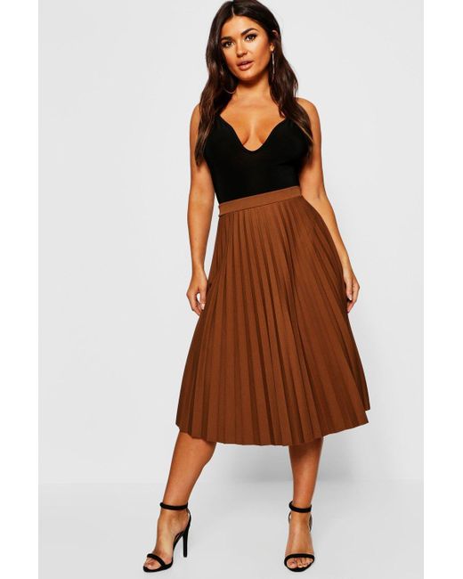 Lyst - Boohoo Pleated Midi Skirt in Brown