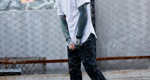 2018 Latest Men's Hip Hop Clothing Streetwear Male Ripped Hole