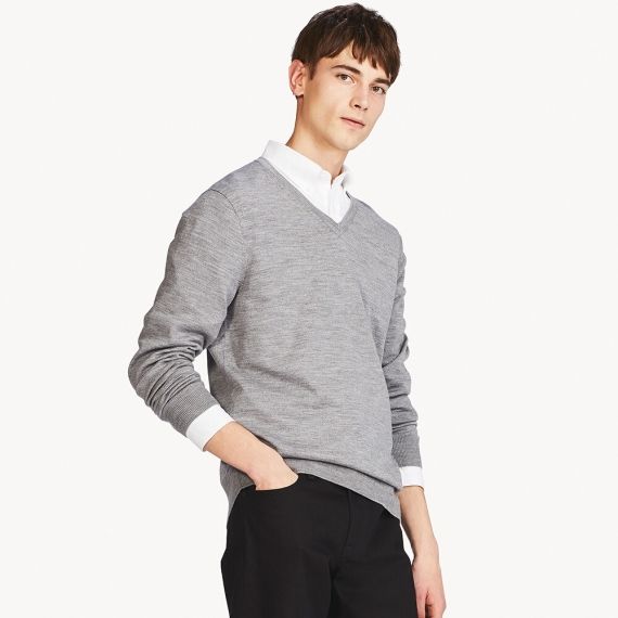 MEN Extra Fine Merino V Neck Sweater | UNIQLO